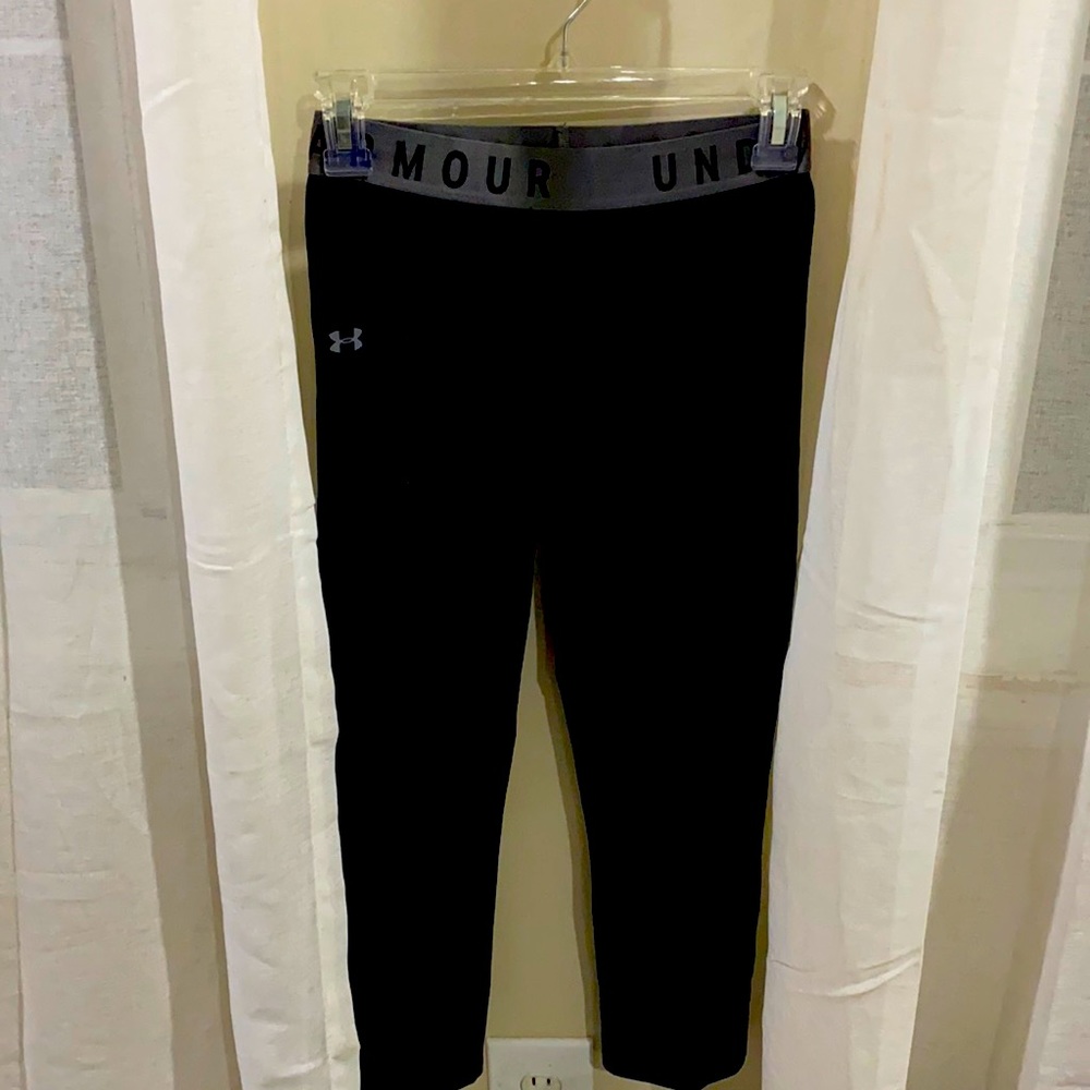 Under Armour compression capri - size small